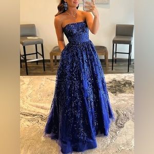 Berlinnova A-line Sequin Strapless Prom Dress with Pockets